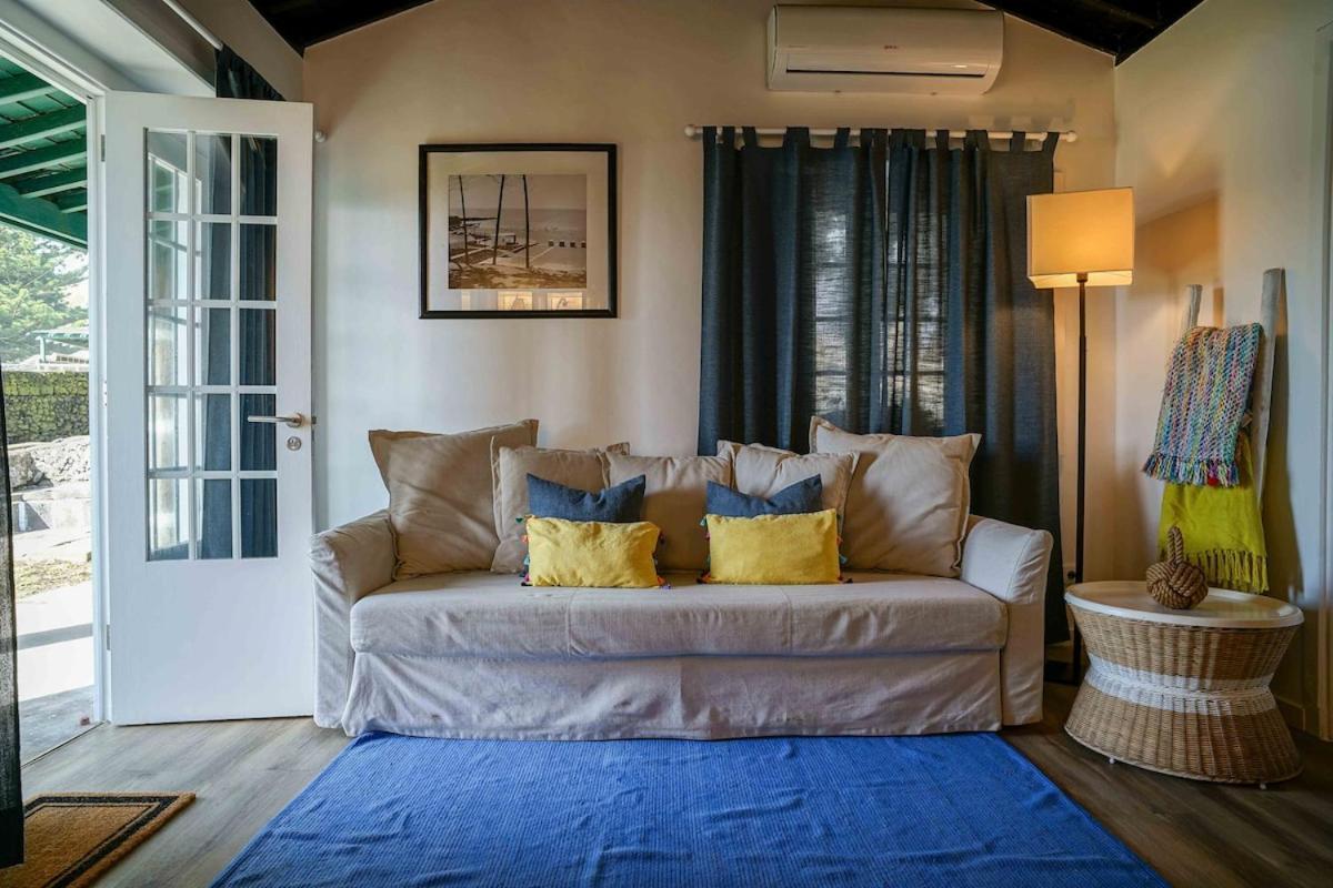Guestready - Oceanfront Lookout House Понта-Делгада Экстерьер фото