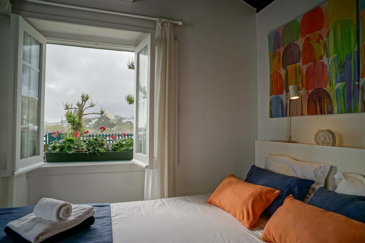 Guestready - Oceanfront Lookout House Понта-Делгада Экстерьер фото